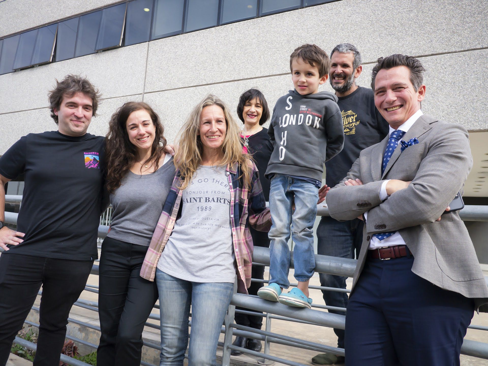 Valentino visitó al equipo del Laboratorio de Biomateriales, Biomecánica y Bioinstrumentación (Lab3Bio) de nuestra Escuela de Ciencia y Tecnología fabricó un exoesqueleto (UNSAM)