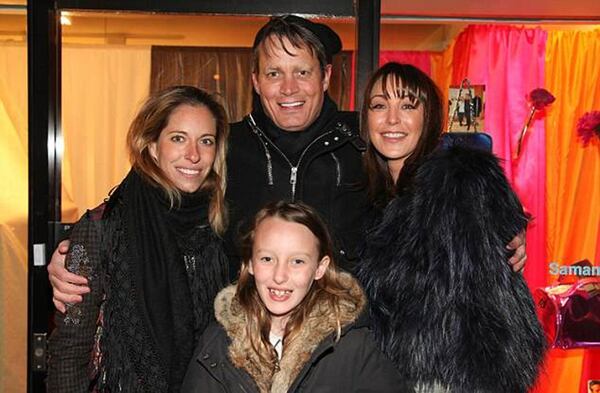 Nicole Hanley Mellon, la segunda esposa de Matthew, Tamara Mellon y la hija de ambos, Minty, en diciembre de 2010