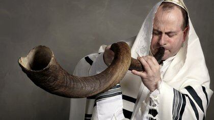 Según el rabino Tzvi Grunblatt, más allá del contexto de emergencia sanitaria por el COVID-19, este domingo "todo el pueblo judío tiene que escuchar el sonido del shofar”. 