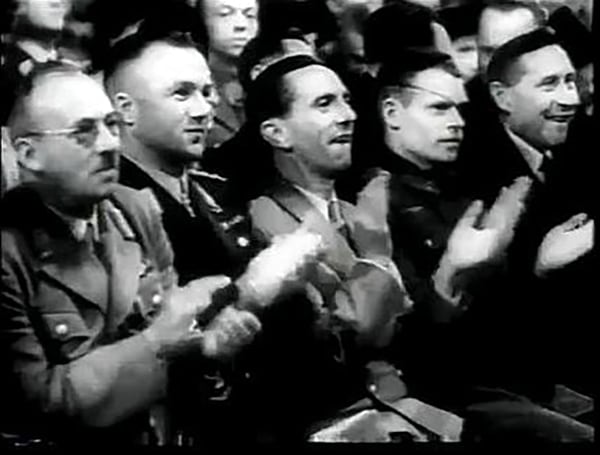 Joseph Goebbles, amante de la mÃºsica aplaude en primera fila -el 20 abril 1942- la Novena SinfonÃ­a de Beethoven ejecutada por la FilarmÃ³nica de BerlÃ­n
