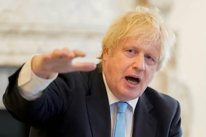 El primer ministro británico Boris Johnson decidió imponer una cuarentena estricta tras un informe del Imperial College (Andrew Parsons/ 10 Downing Street/ Handout vía Reuters)