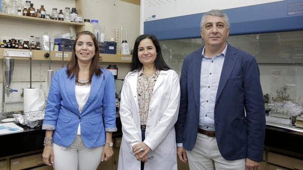 Los desarrolladores de la fórmula contra la calvicie son Claudia Anesini,Roberto Davicino y María Rosario Alonso