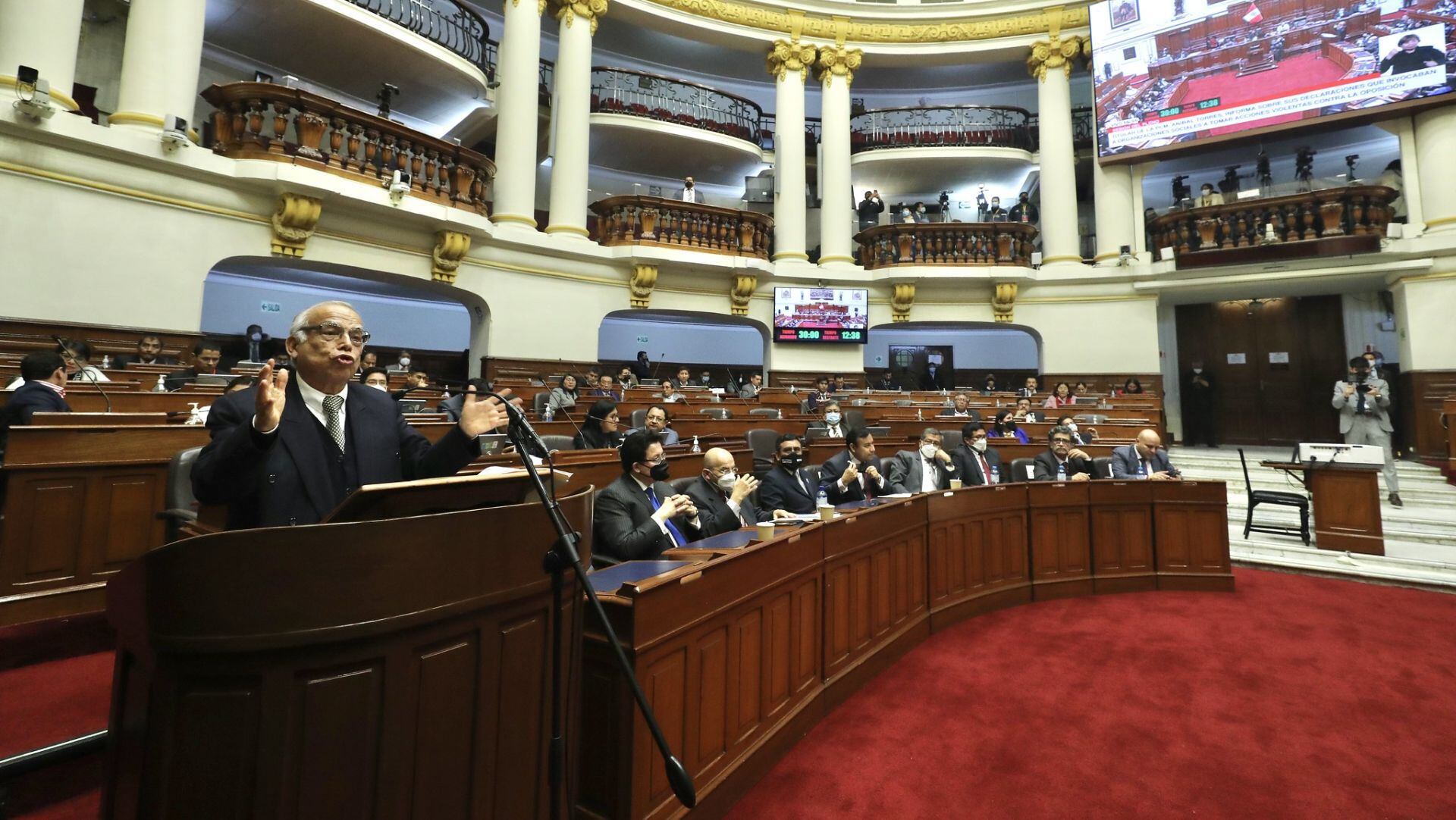 Aníbal Torres y el gabinete de ministros se presentan en el Congreso de la República.
