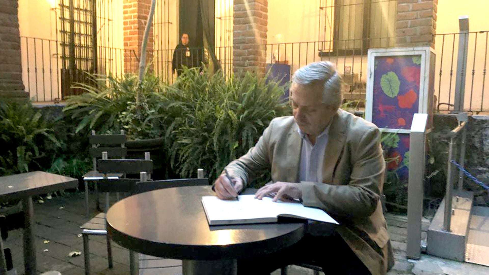 Alberto Fernández en el museo Frida Kahlo