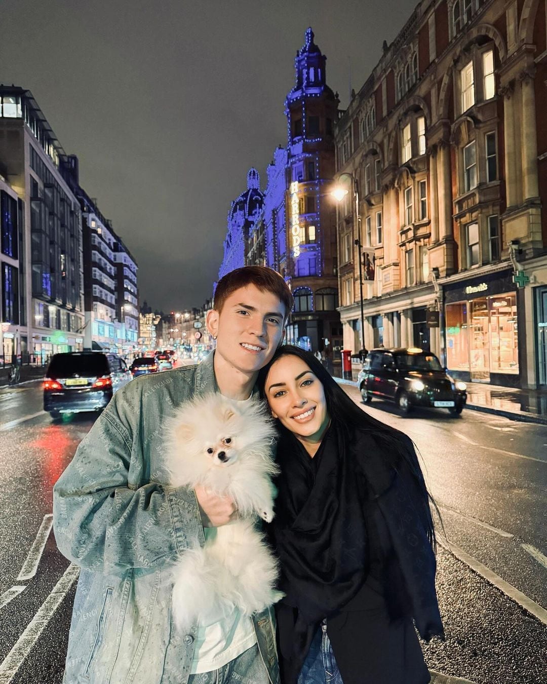 Valentín Barco recorrió Londres junto a su novia y su perro (Instagram)