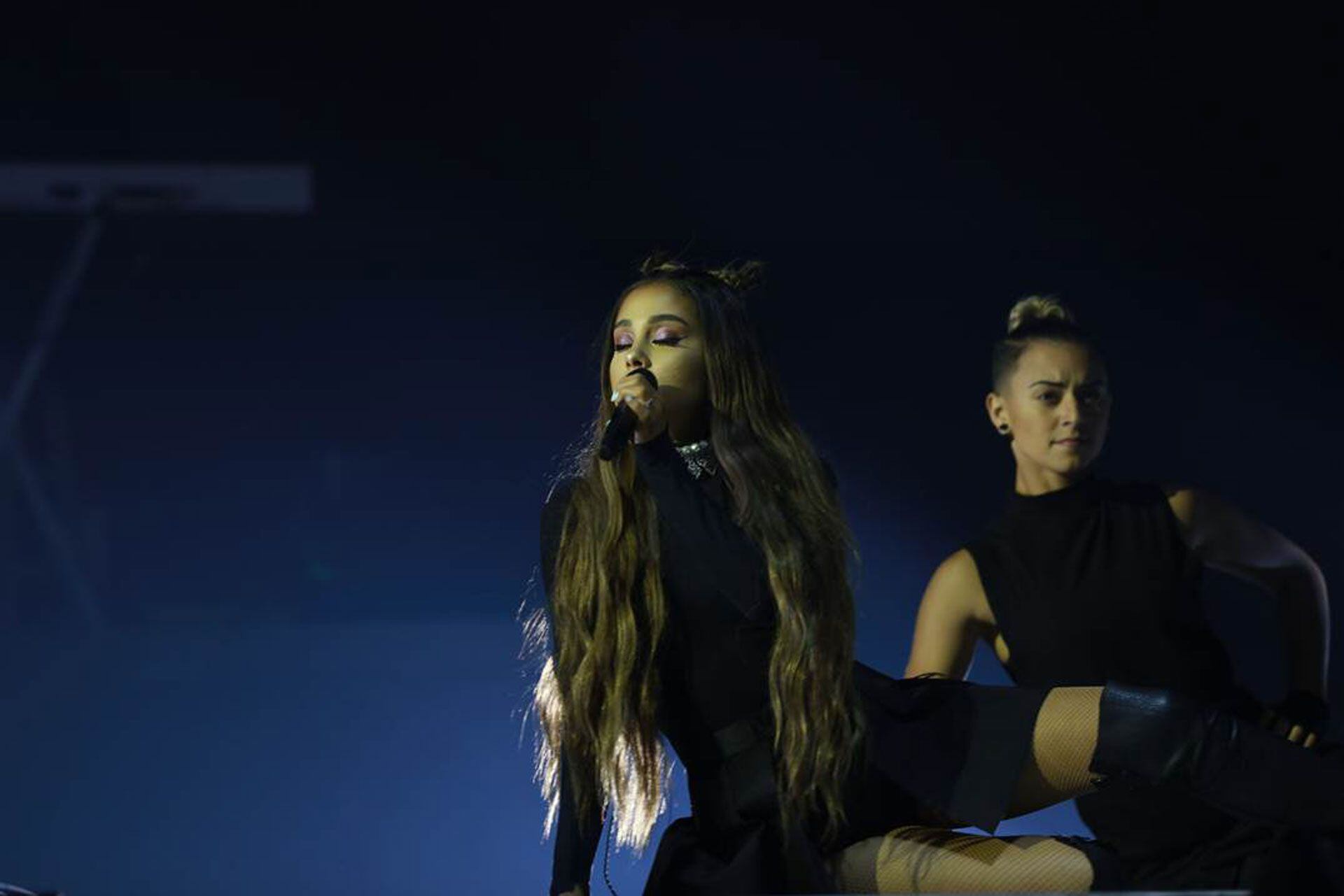 Ariana Grande dando un show en Buenos Aires, en 2018