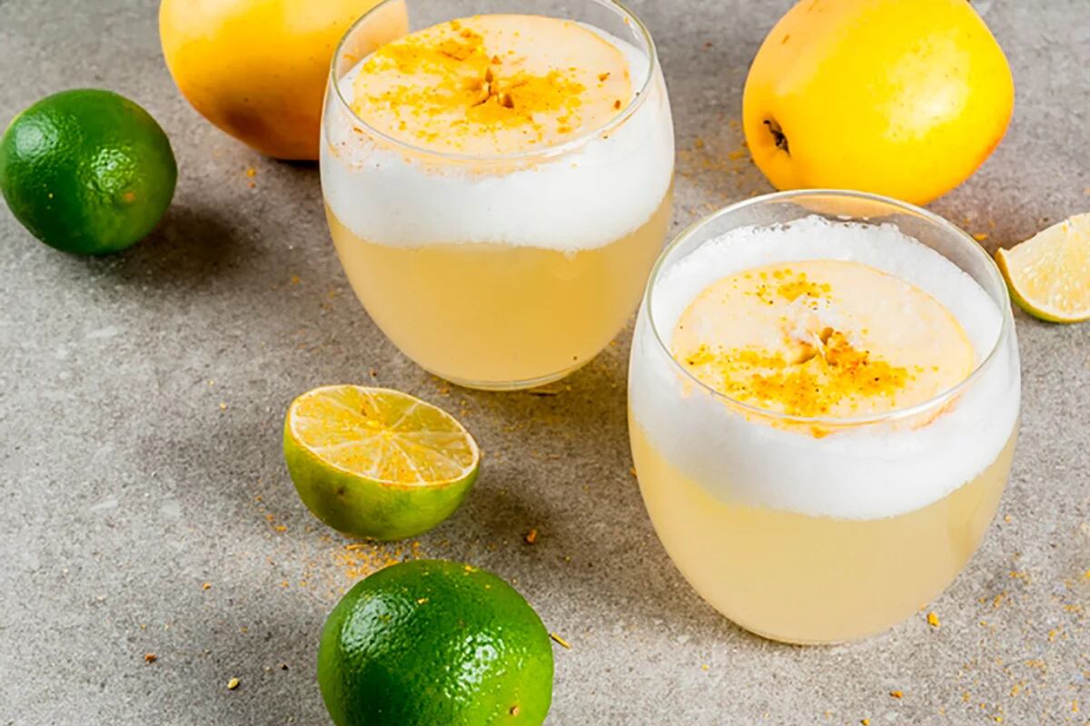Peruvian Pisco Sour Cocktail - A Refreshing, Citrusy Sipper