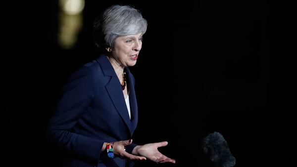 Theresa May en la puerta de Downing Street (AFP)