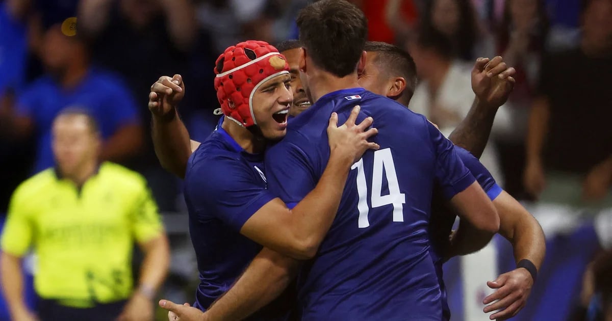 La France a battu l’Italie 60-7 et prend la tête du groupe A de la Coupe du monde de rugby.