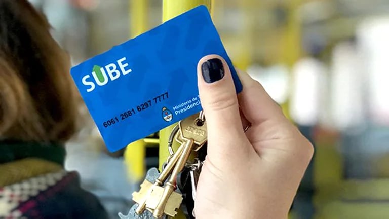 Tarjeta SUBE: cómo registrarla para no pagar la tarifa más cara en el colectivo y el tren