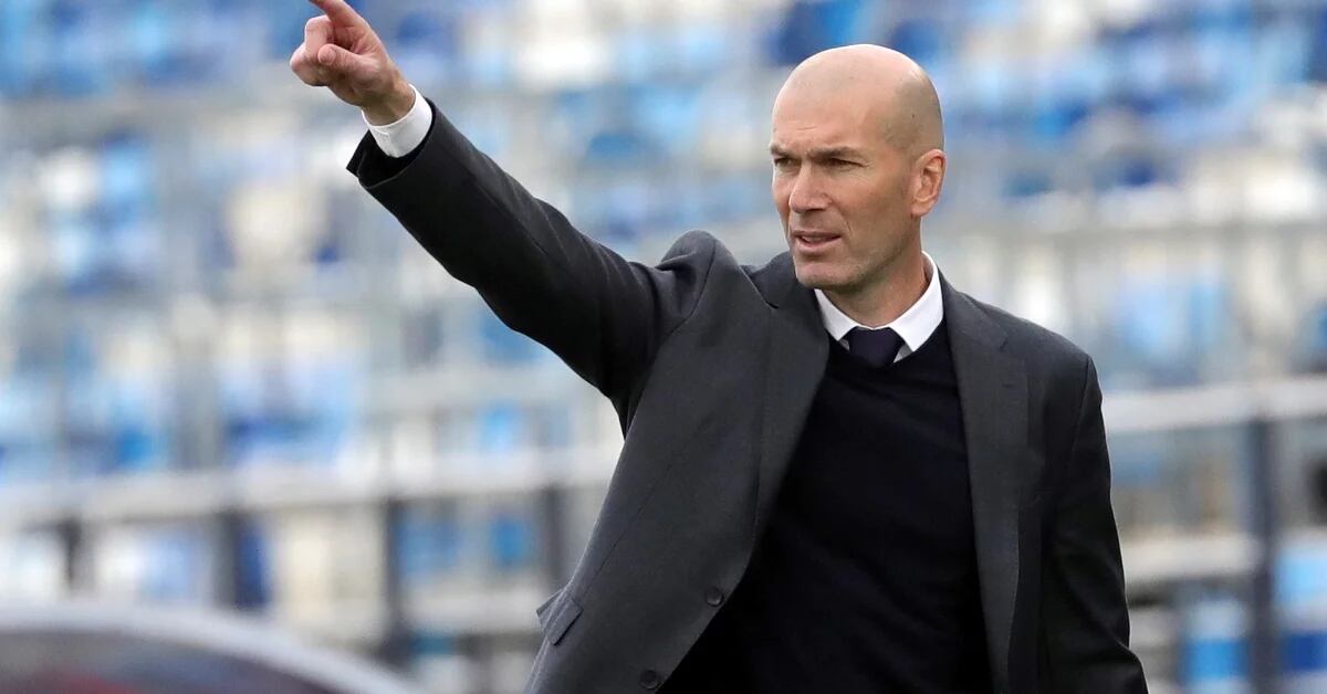 En France, ils ont confirmé que Zinedine Zidane sera le nouvel entraîneur du PSG à partir de juin