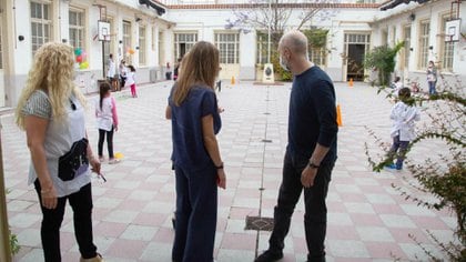 Horacio Rodríguez Larreta y la ministra Soledad Acuña, de visita en una escuela porteña