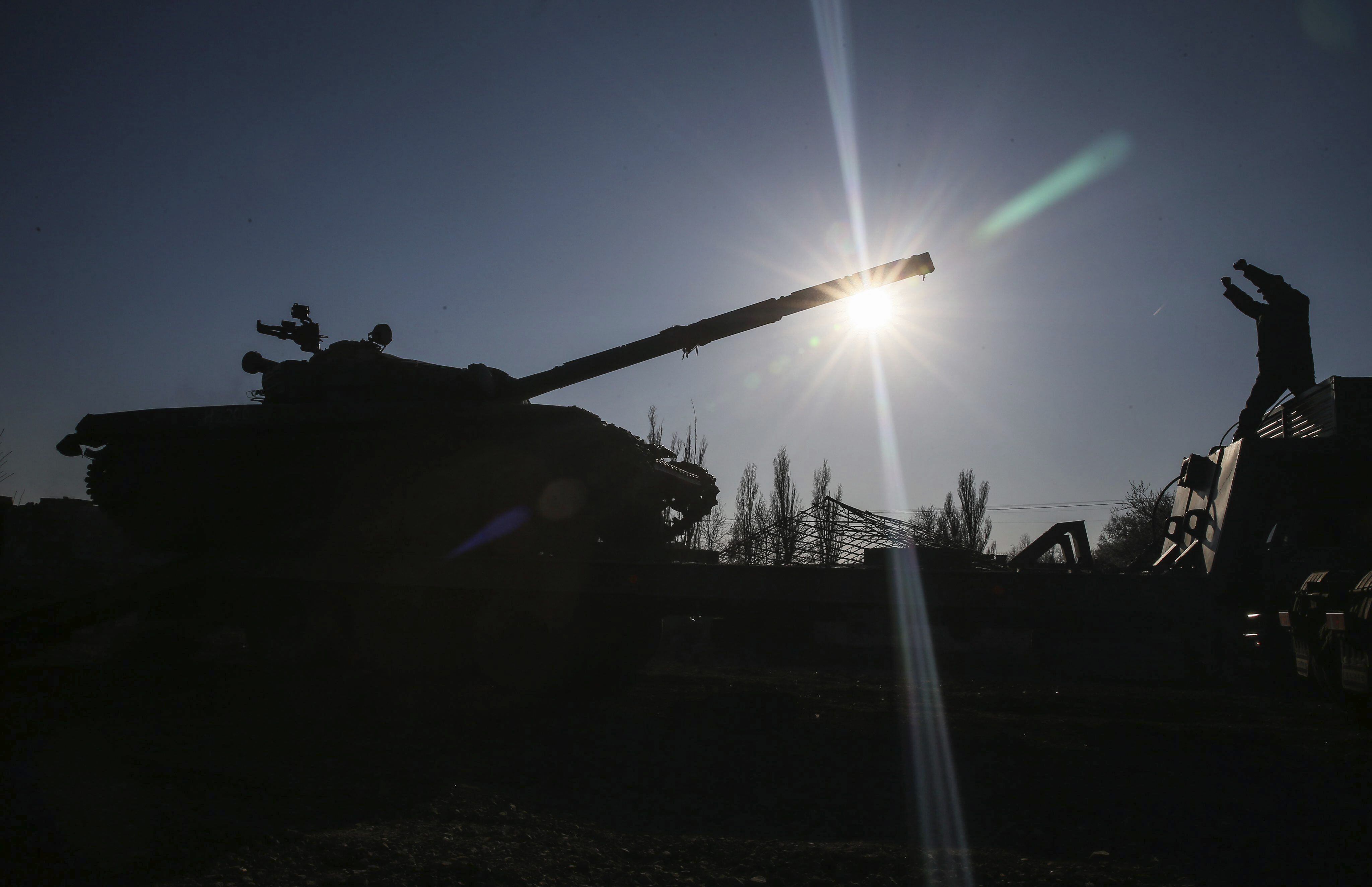 tanques de guerra t72 en Ucrania (EFE)