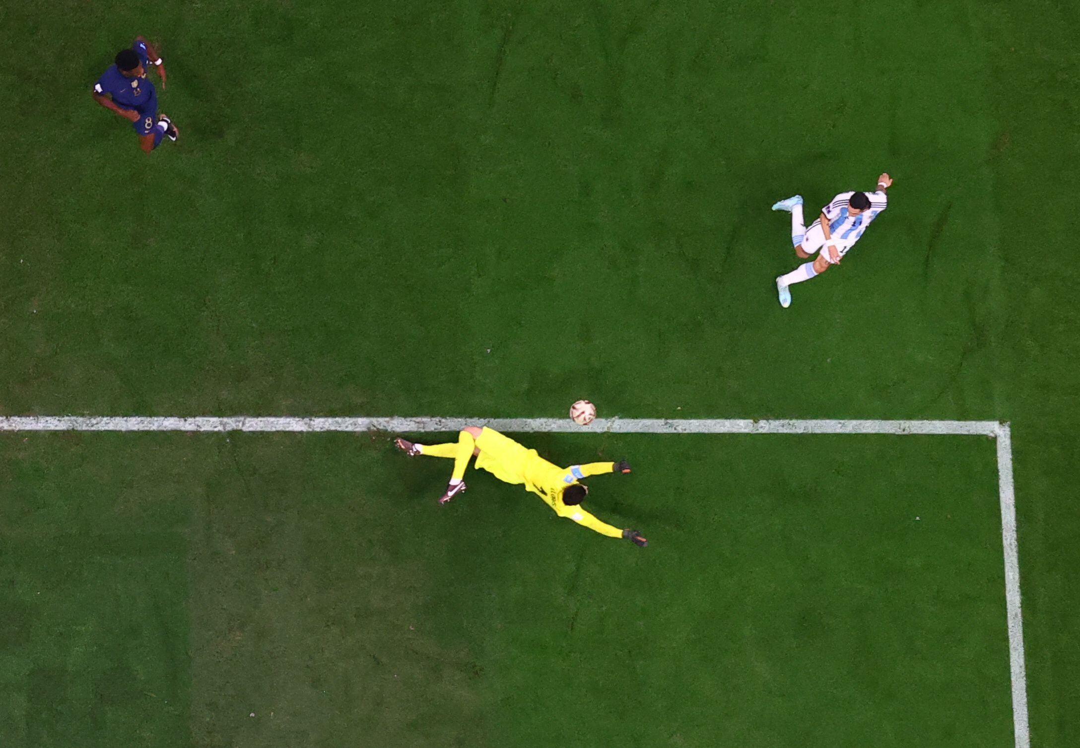 La cámara cenital del gol de Ángel Di María (REUTERS/Carl Recine)