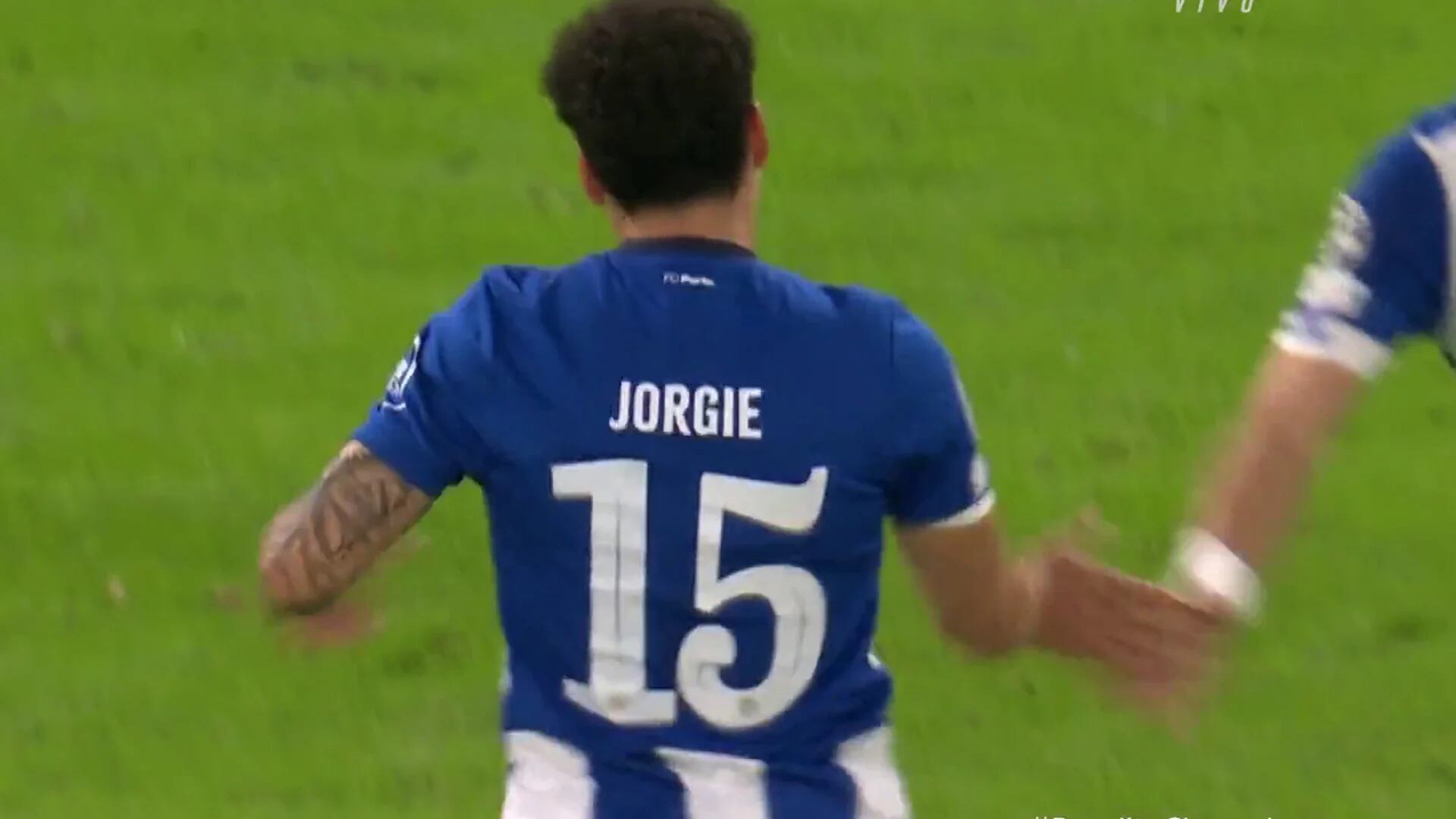 Jorge Sánchez llamó la atención en su ingreso en el duelo de Champions League debido al nombre que portaba "Jorgie".
Captura:
TNT Sports