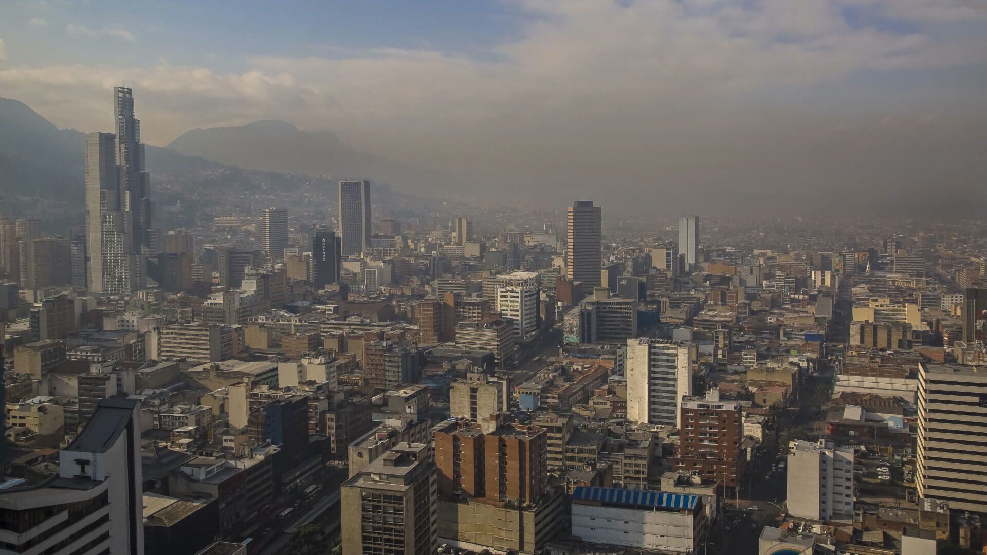 La mandataria afirmó que la contaminación ambiental es el arma más mortal de la capital del país. Foto: Alcaldía de Bogotá
