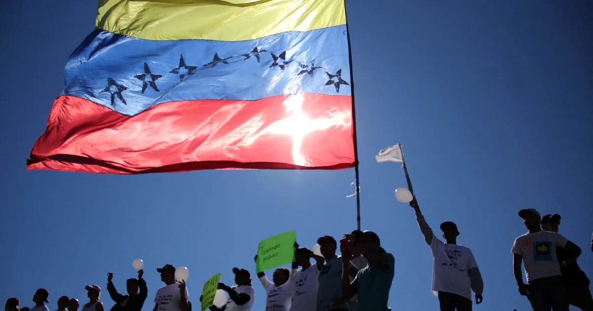 The United States will extend residence and work permits for Venezuelan beneficiaries of TPS for 18 months