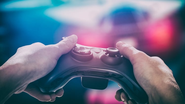 SegÃºn la OMS, la adicciÃ³n a los videojuegos se caracteriza por un comportamiento de juego persistente o recurrente que se realiza principalmente por Internet e involucra a los llamados juegos en red, como el Fortnite.Â  (Getty Images)