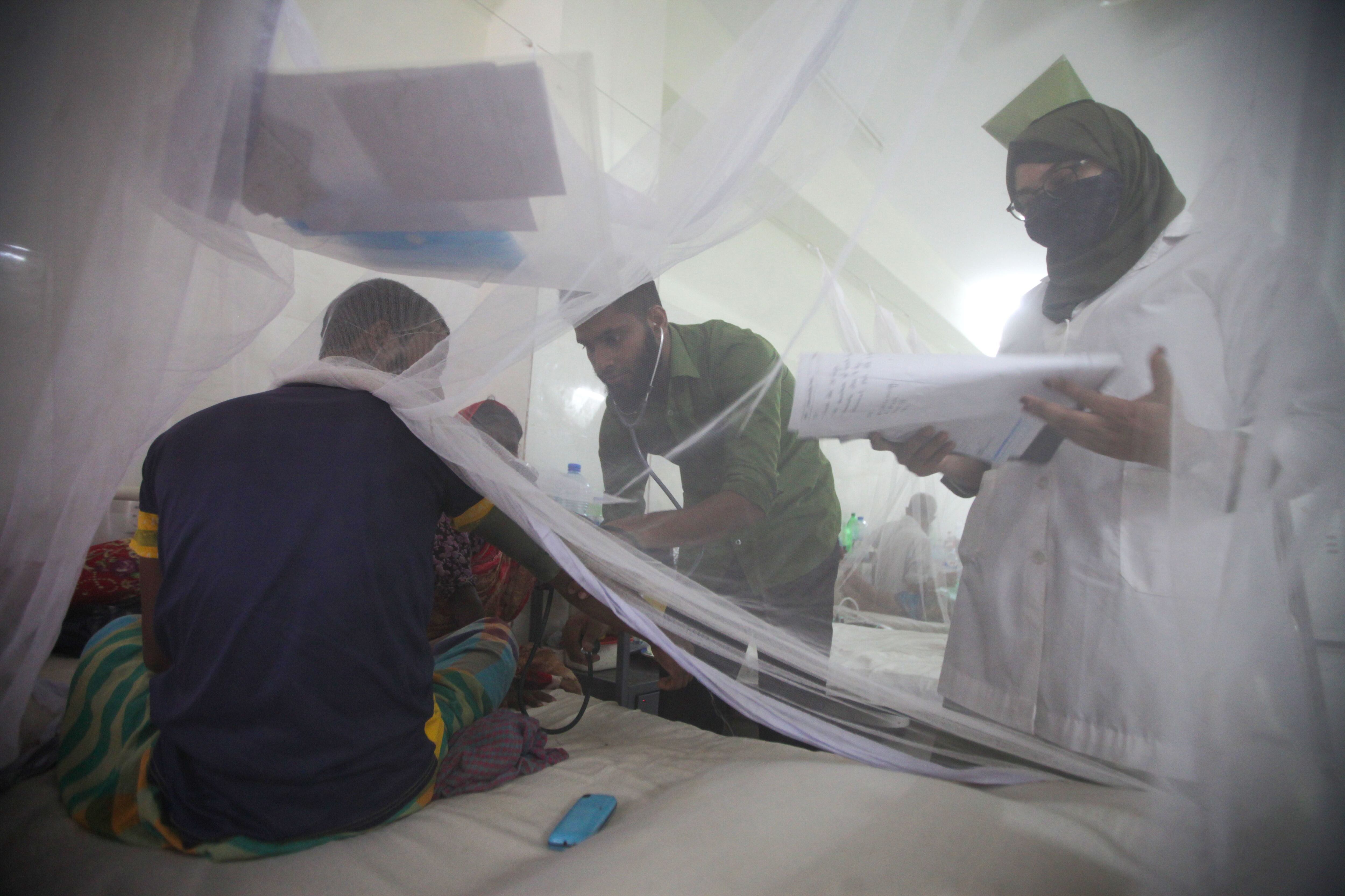 El brote de dengue en Bangladesh ha dado un giro preocupante a medida que el número de casos y muertes sigue aumentando, lo que indica una tendencia alarmante este año. Europa Press/Contacto/Abu Sufian Jewel
