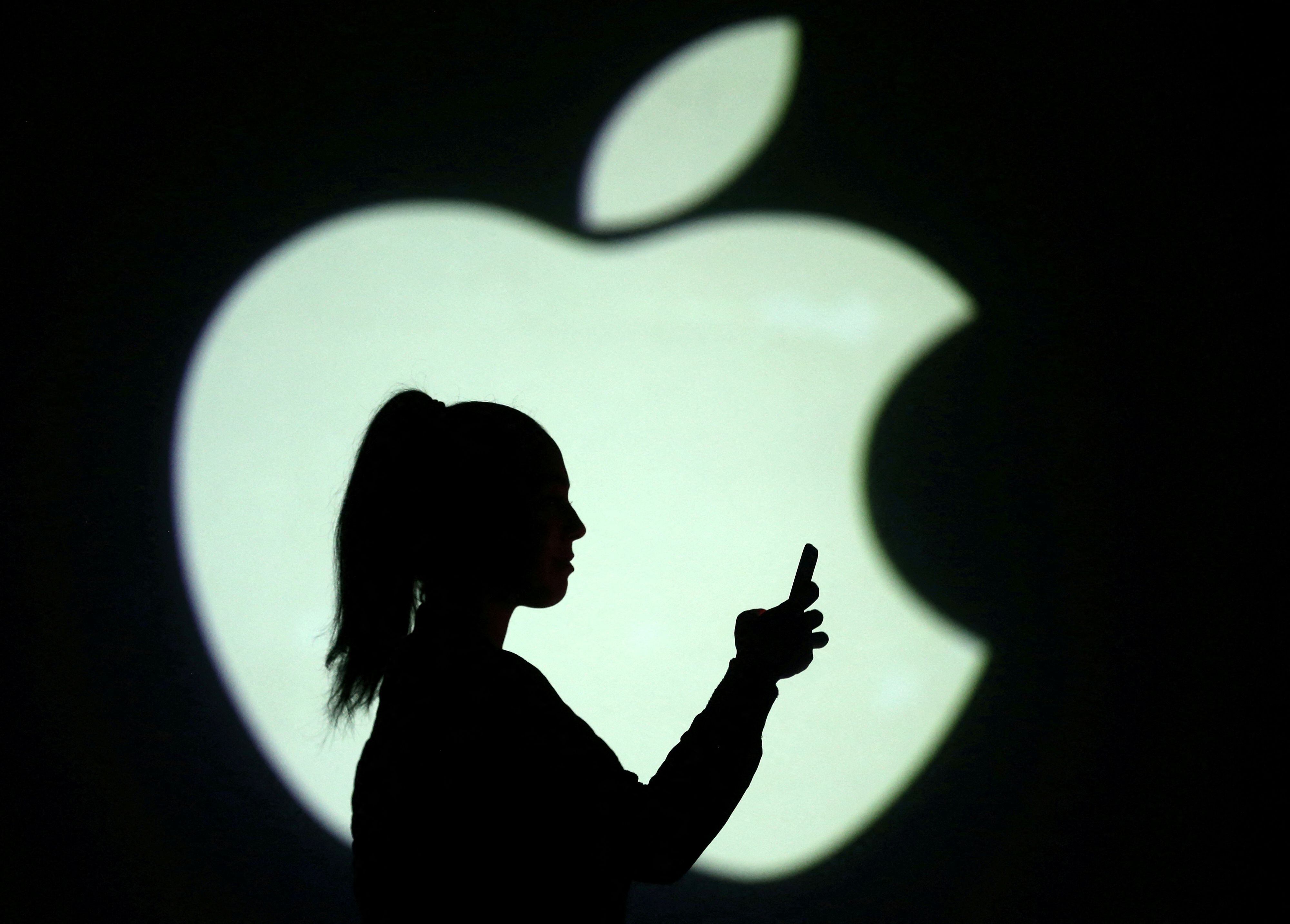 Con sus servicios de audio y video, Apple también busca dominar la guerra por el streaming. (REUTERS/Dado Ruvic)