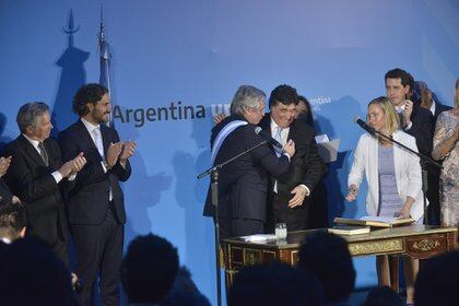 Alberto Fernández toma juramento a Carlos Zannini como Procurador del Tesoro. (Gustavo Gavotti)