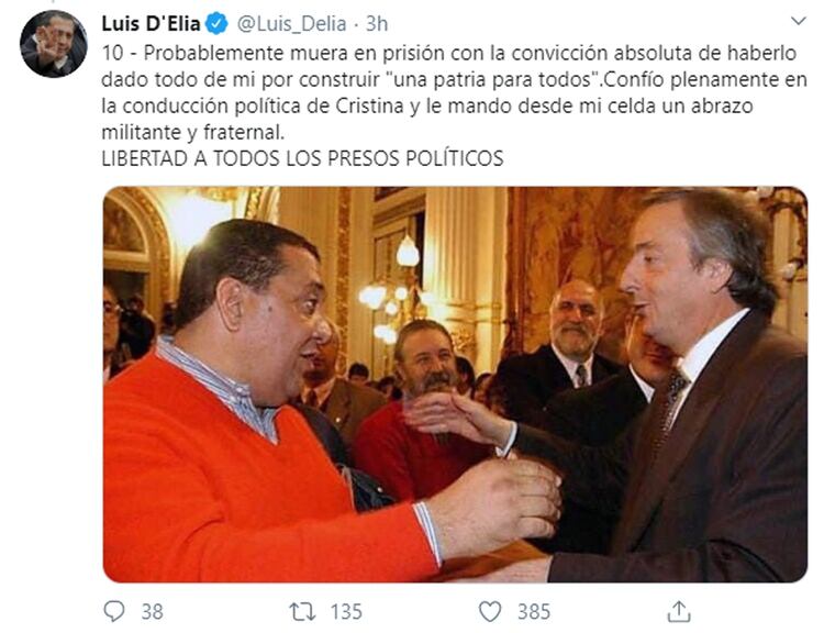 D’Elía concluyó el posteo con una vieja foto suya con Néstor Kirchner