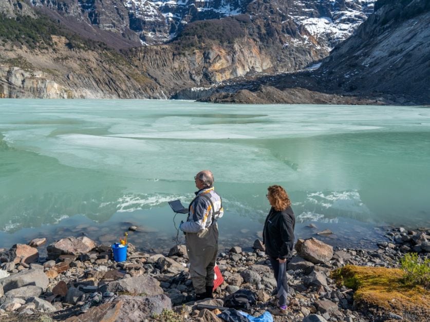 Científicos argentinos estudian el retroceso de los hielos en el país (Inibioma)
