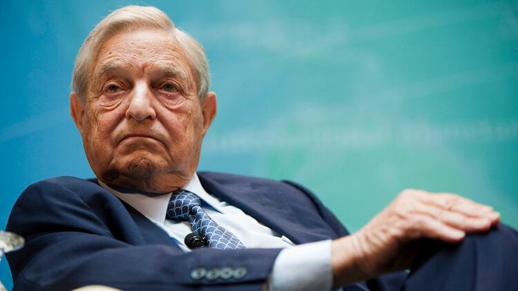 George Soros durante un debate organizado por el FMI y el Banco Mundial en 2011 (Joshua Roberts/Bloomberg)
