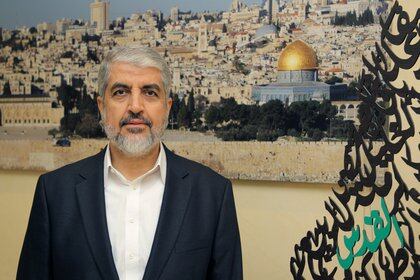El jefe de la organización islámica palestina Hamas, Jaled Mashaal, posa para una foto durante una entrevista con Reuters en Doha, Qatar 30 de enero de 2020. REUTERS/Naseem Zeitoon