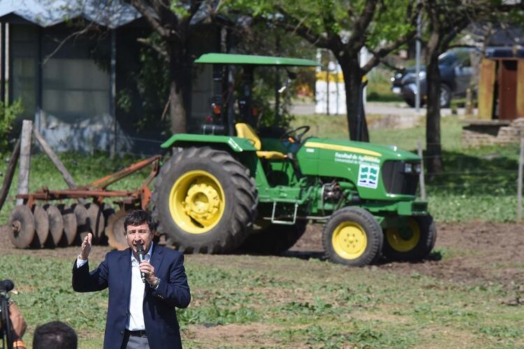 El lunes Alberto Fernández y Daniel Arroyo presentaron la propuesta contra el hambre en la Facultad de Agronomía y Veterinaria (Franco Fafasuli)
