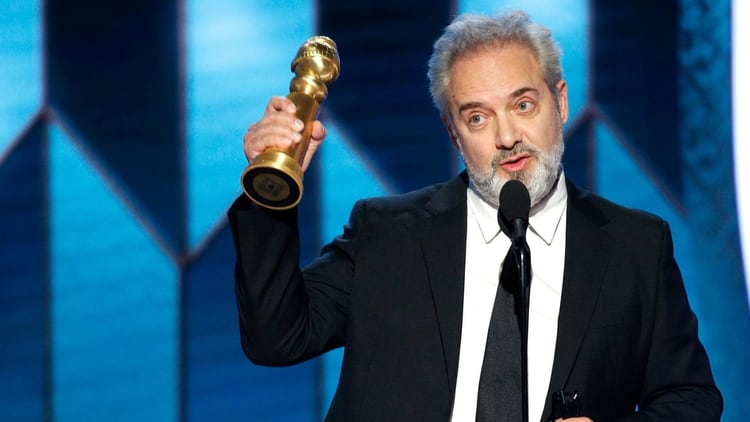 Sam Mendes, el gran ganador de la noche (Paul Drinkwater/NBC Universal/Handout via REUTERS)