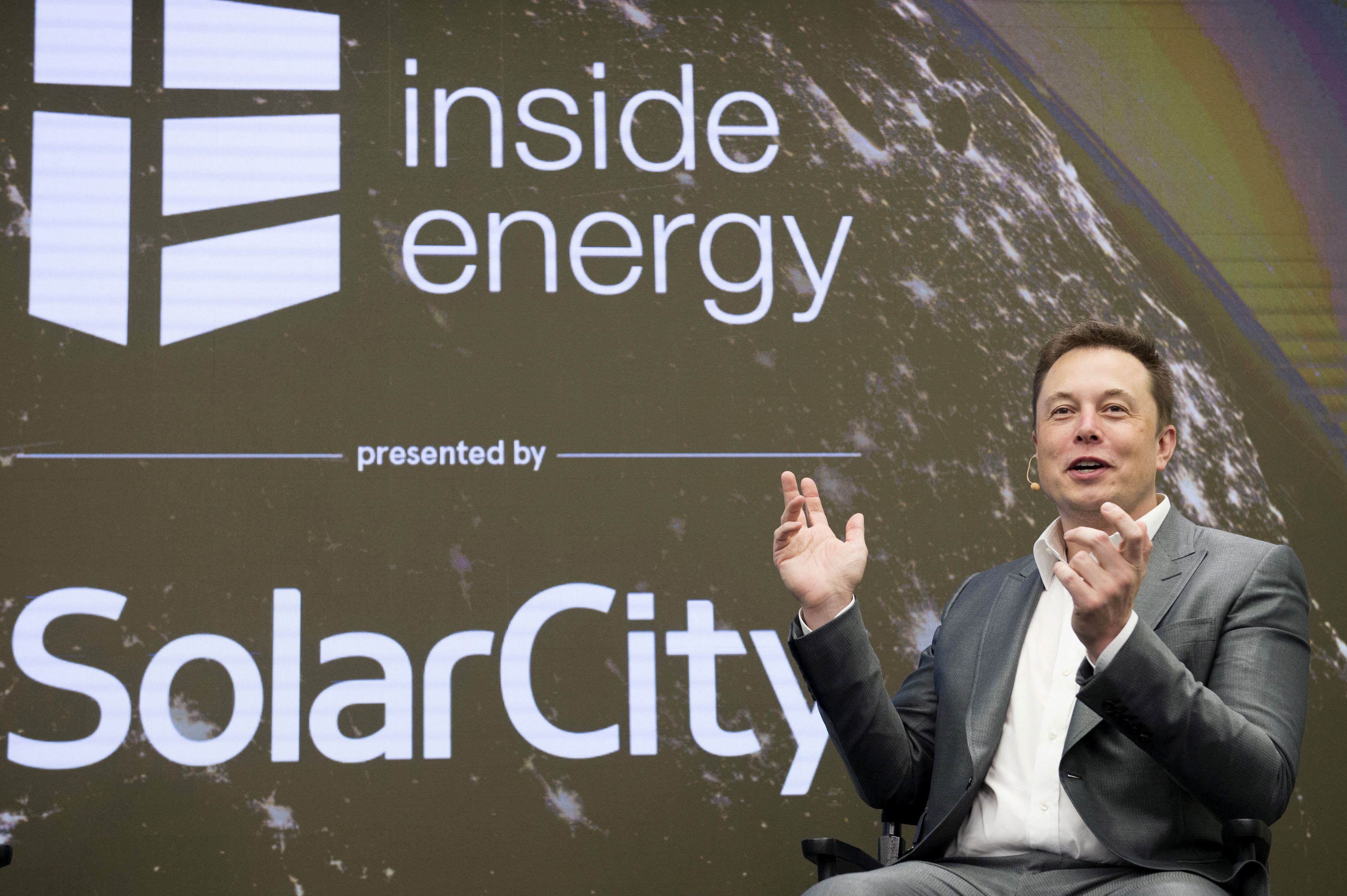 La empresa SolarCity surgió como una idea de los primos de Musk y despegó en 2006 para redefinir el mercado de la energía solar. REUTERS/Rashid Umar Abbasi/File Photo/File Photo