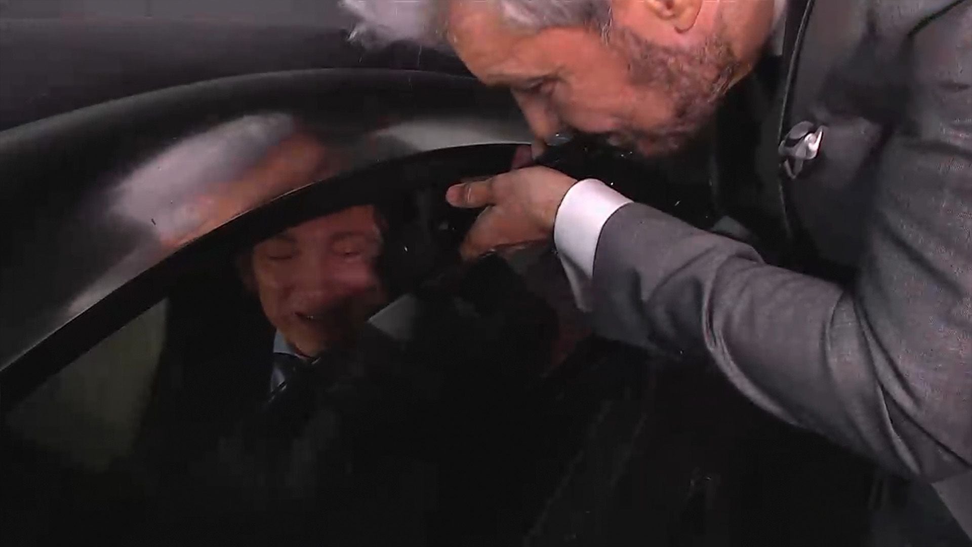 Javier Milei fue a buscar a F&aacute;tima Florez a Bailando 2023 pero no quiso bajar del auto para saludar a Marcelo Tinelli (Bailando 2023, Am&eacute;rica)