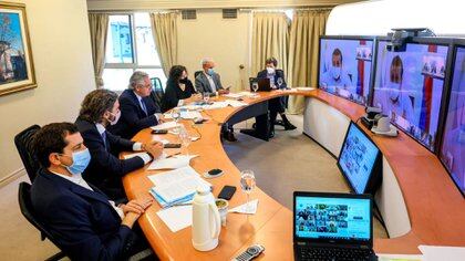 Alberto Fernández se reúne con doce gobernadores para evaluar el escenario sanitario en el interior del país
