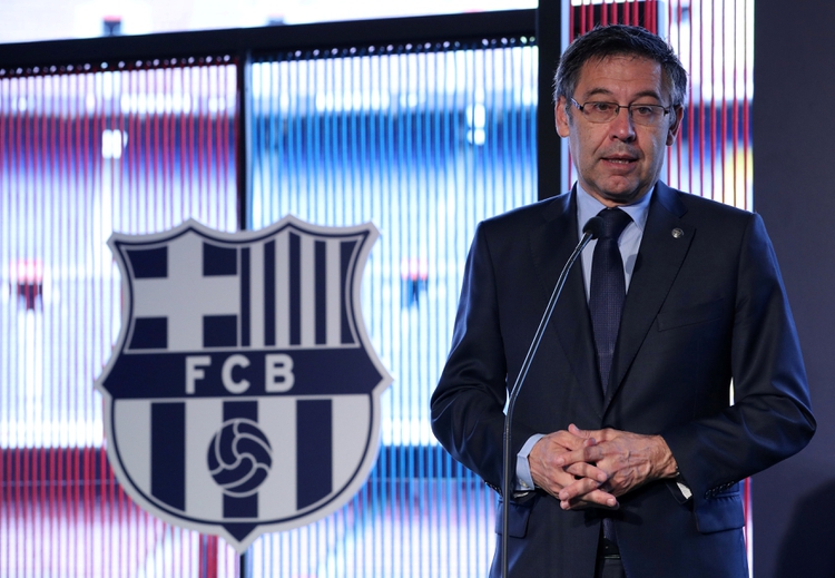 Josep Maria Bartomeu, presidente del Barcelona, deberá lidiar con esta fuerte crisis interna (REUTERS/Albert Gea/File Photo)