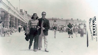 Astor Piazzolla junto a su primera esposa, la artista Dedé Wolff.