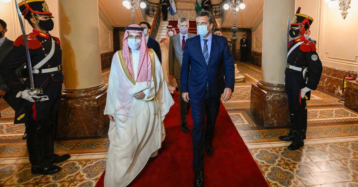 Sergio Massa in der Abgeordnetenkammer von Prinz Faisal, Außenminister von Saudi-Arabien