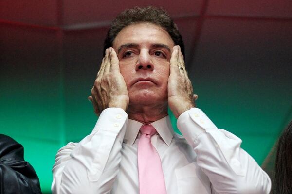 Salvador Nasralla, derrotado en unas controversiales elecciones, no reconoció el resultado (REUTERS/Jorge Cabrera)