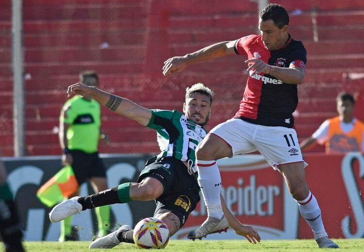 Maxi Rodríguez volvió en Newell’s tras un desgarro pero no pudo evitar la caída de su equipo (Fotobaires)