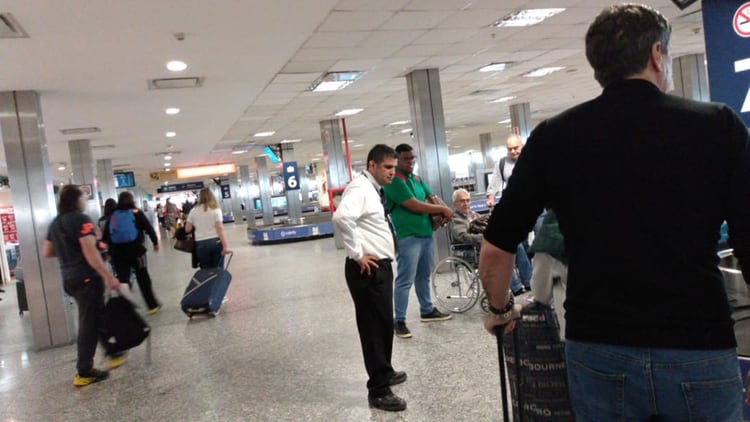 En el aeropuerto de Ezeiza incrementaron los controles sanitarios a los turistas que provienen de China