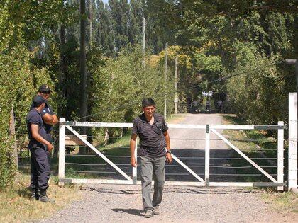 La entrada a la chacra donde sucedió el crimen (Télam)