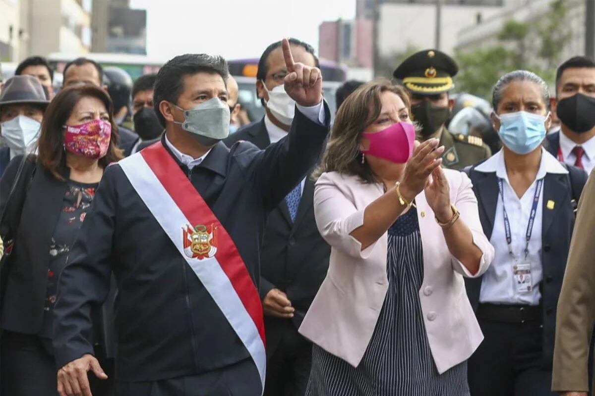 Pedro Castillo y Dina Boluarte por las calles de Centro de Lima. Foto: Andina.