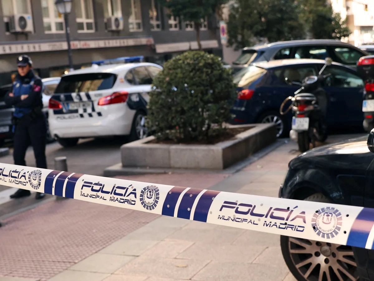 La Policía busca al autor del disparo a Vidal-Quadras en Madrid, un motorista con casco negro
