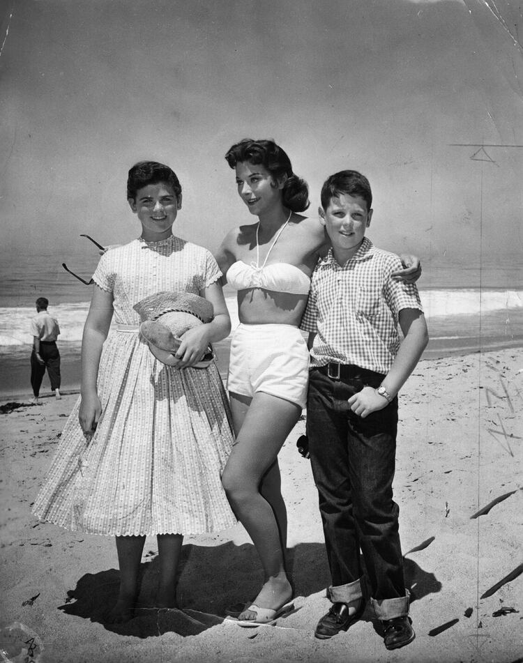 Hedy Lamarr con dos de sus hijos. (Getty)