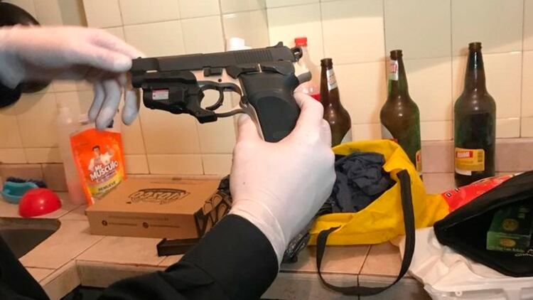 El arma homicida hallada en el departamento de Navarro Cádiz