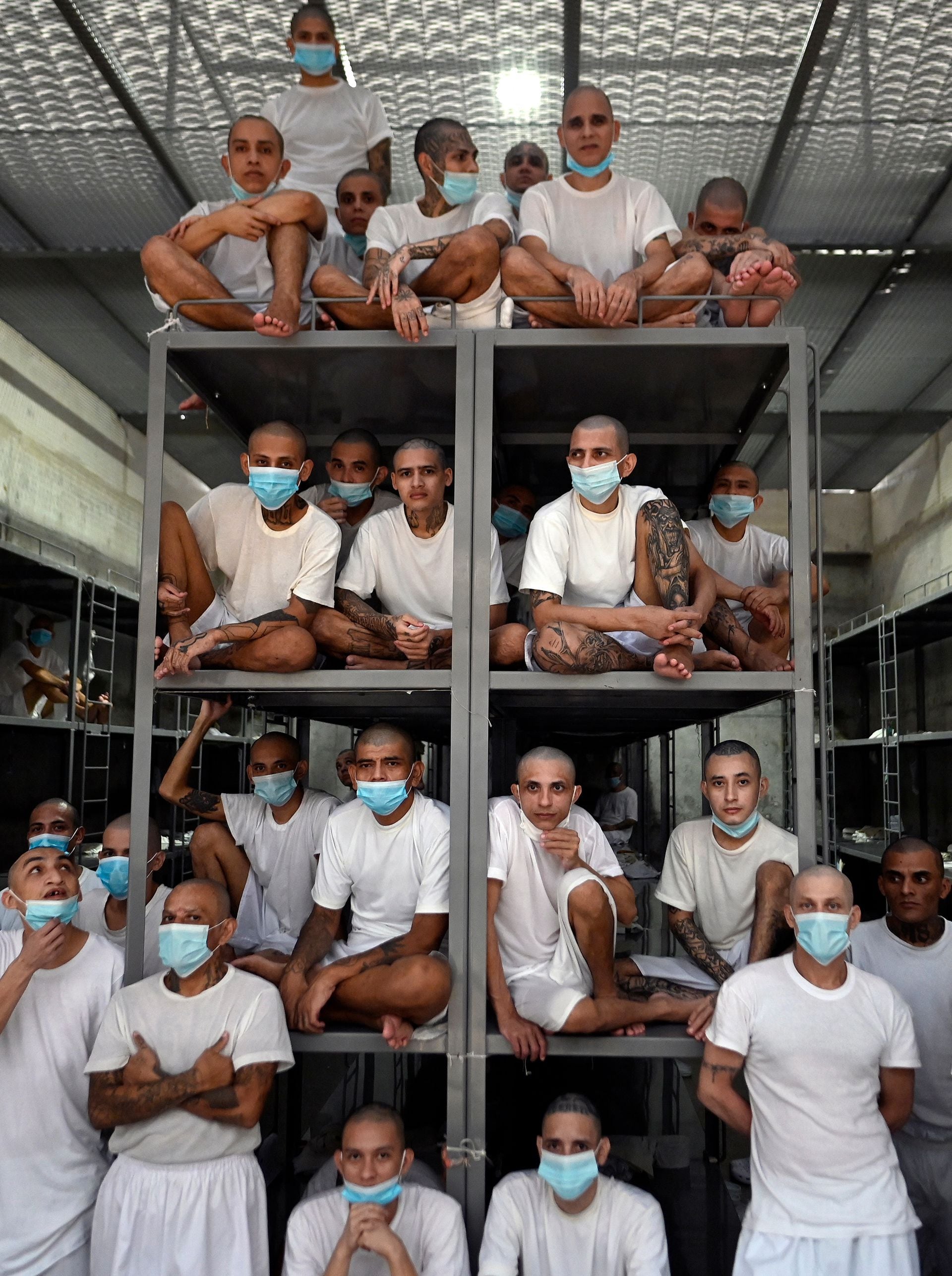 En cada celda de unos 100 metros cuadrados conviven de 60 a 75 reclusos  (AFP)