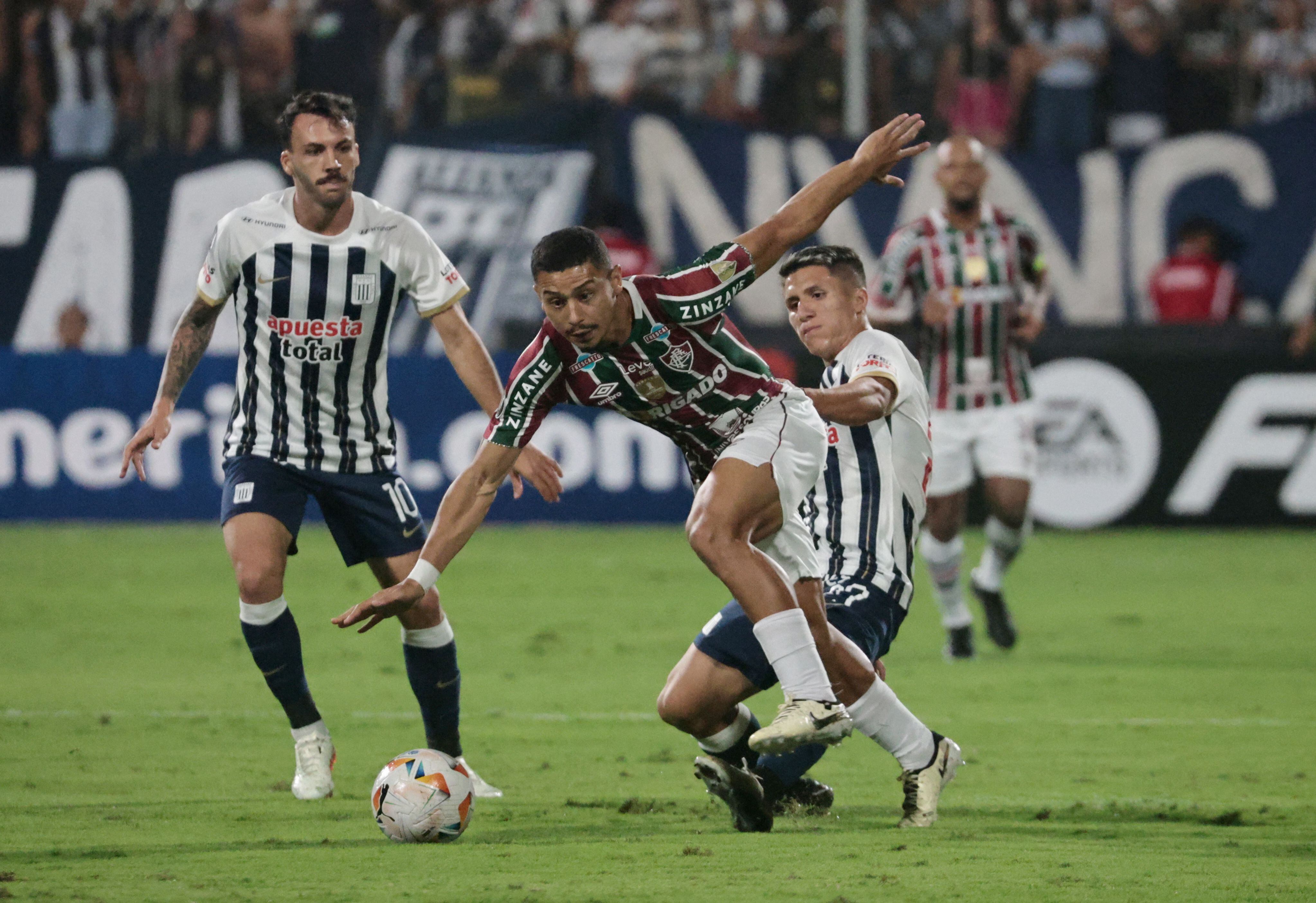 Catriel Cabellos dio todo de sí en su primer test de Libertadores 2024 contra Fluminense. - Crédito: Reuters.