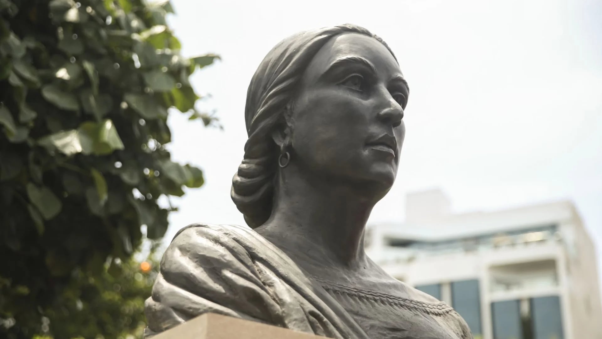 Más que “la amante de Simón Bolívar”: Manuela Sáenz, la libertadora olvidada y precursora de la independencia 