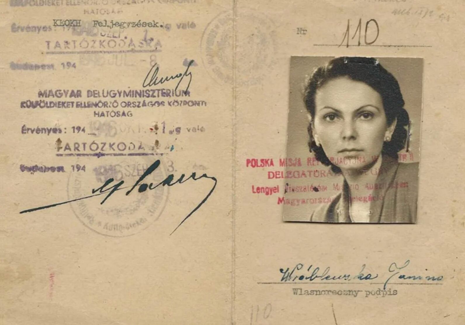 Documento húngaro a nombre de Janina Wróblewska, la identidad que asumió Branda Pluczenik. (Yad Vashem)