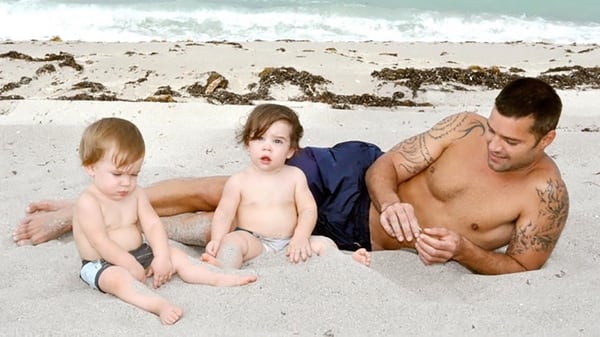 Ricky Martin junto a sus hijos Matteo y Valentino en una fotografÃ­a de archivo.
